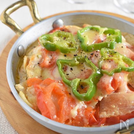 下味冷凍肉で 鶏むね肉とトマトとチーズの重ね焼き By 簡単料理研究家 服部みどり レシピサイト Nadia ナディア プロの料理家のおいしいレシピ