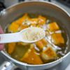 余熱で火を通すのが大事「かぼちゃの煮物」の工程3