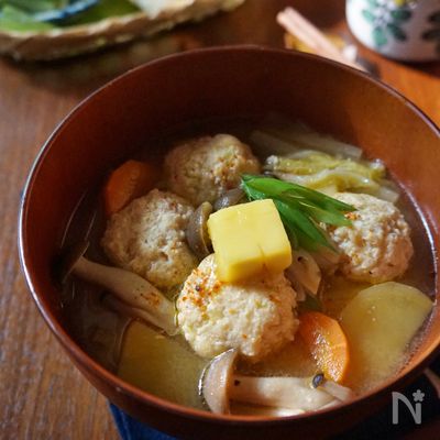 ふわふわ鶏団子入り味噌バターちゃんこ