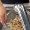 【鶏皮にらポン】鶏皮とにらで最強ご飯泥棒🍚の工程2