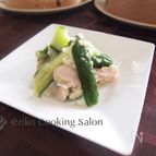 蒸し鶏ときゅうりの塩ダレサラダ