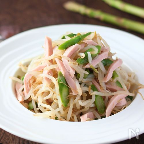 レンジで簡単！魚ニソとアスパラもやしのピリ辛煮びたし