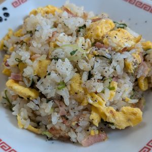 まゆのの作ってみた!投稿(5分あればできる♡ふわふわ卵とベーコンのねぎ塩チャーハン)