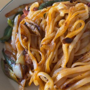 さっちゃんの作ってみた!投稿(パスタより美味しい!?『うどんナポリタン』ランチに最適♡)