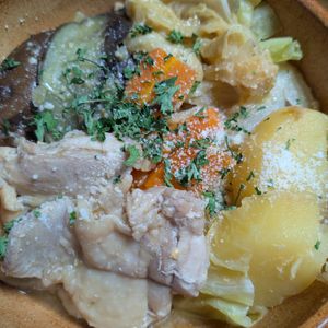 1622971の作ってみた!投稿(きゃべつとじゃがいもと鶏肉の味噌バター蒸し)
