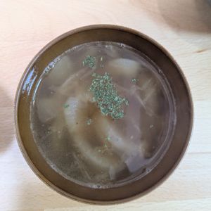 ゆいの作ってみた!投稿(【新玉ねぎのとろとろ洋風スープ】あま〜い玉ねぎが絶品！)