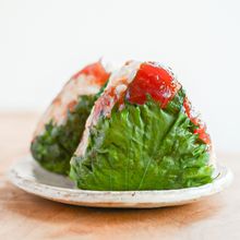 贅沢気分♪マグロの漬けおにぎり