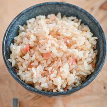 夏バテ予防に！梅干しと油揚げの炊き込みごはん