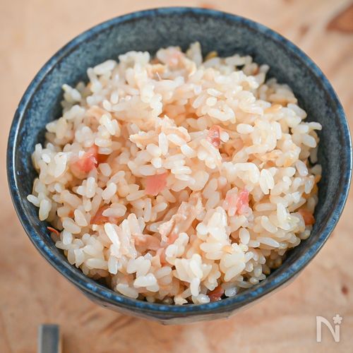夏バテ予防に！梅干しと油揚げの炊き込みごはん