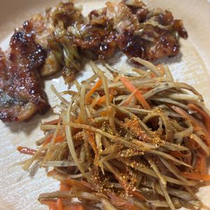 さっちゃんの作ってみた!投稿(【豚肉のさっぱりネギだれ炒め】食材2つ！10分おかず♪)