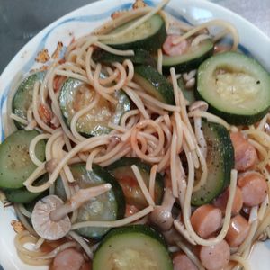 KUMIKOの作ってみた!投稿(レンチンで！やみつきズボラナポリタン)