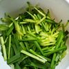 混ぜるだけ♪ツナ×きゅうり×ニラの白だし和えの下準備