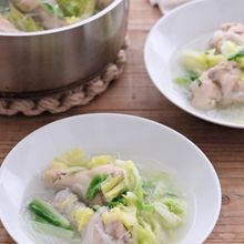 【しっかり体が温まる】手羽元と白菜のしょうが春雨スープ