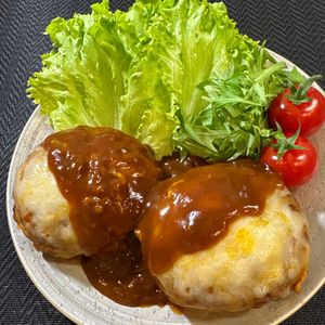 楽ラク手抜キッチン🐶🐾の作ってみた!投稿(レンジで完結！男子が喜ぶ【カルビ風チーズハンバーグ】)