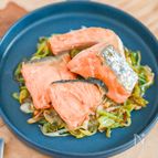 少ない材料でおいしい！塩鮭と長ネギのポン酢炒め