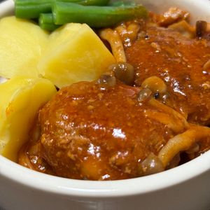 にゃばの作ってみた!投稿(ひよこ豆の煮込みハンバーグ)