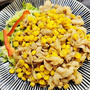 ヴェルの作ってみた!投稿(簡単☆豚こまととうもろこしのカレー炒め)