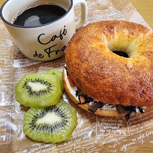 ナムディの作ってみた!投稿(リメイク！ひじきとクリームチーズのベーグルサンド)