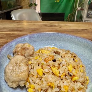 ぴいすけの作ってみた!投稿(【ねぎ塩豚カルビ炒飯】食材3つ☆男子が喜ぶ!)