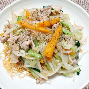 よっこの作ってみた!投稿(【ガーリック香る、男子喜ぶ皿うどん】)