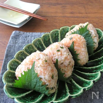 【おにぎり】お弁当にも◎明太子と青じそのおにぎり