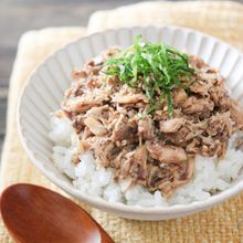 サバ缶でパパッと簡単♪そぼろ丼