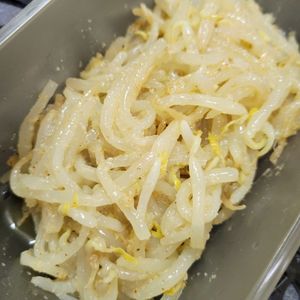 ヴェルの作ってみた!投稿(簡単おつまみ！柚子胡椒風味のピリ辛和風ナムル)