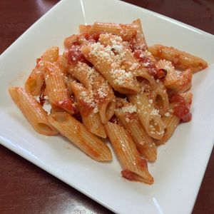 りんごの作ってみた!投稿(【ペンネアラビアータ】トマト缶で本格イタリア料理！)