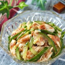 火を使わずお手軽に♪ささみときゅうりの梅肉おかか和え