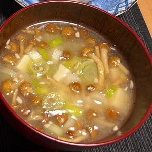 ゆっこの作ってみた!投稿(【おみそ汁】豆腐となめこのお味噌汁)