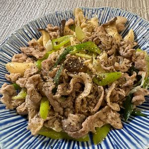 楽ラク手抜キッチン🐶🐾の作ってみた!投稿(さっぱり食べやすい《豚こまとエリンギのねぎ塩レモン炒め》)