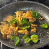 ご飯が止まらない!【鶏肉とピーマンのガリバタ醤油炒め】の工程4