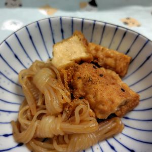 コスモスの作ってみた!投稿(材料2つ＊厚揚げと結びしらたきの甘辛煮【味しみのポイント】)