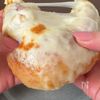 蒸しベーグルのチーズたまごサンド