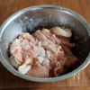 『よだれ鶏風☆鶏肉とれんこんのピリ辛香味だれ』やみつき旨辛♪の工程1