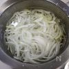 ミョウガとスプラウトのオニオンスライスの下準備