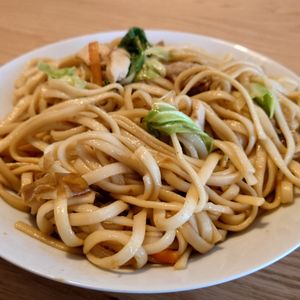 赤タオルの作ってみた!投稿(豚肉とキャベツのおかかバター醤油うどん【#残り野菜】)