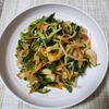 とももの作ってみた!投稿(【もやしとちくわのチンジャオ炒め】3分でコク旨♡100円副菜)