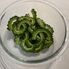 レンジで簡単!ゴーヤとなすのツナポン酢和えの工程1