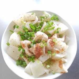 はるにゃんこの作ってみた!投稿(簡単節約ウマウマあと一品♡大根とちくわの旨塩だし煮)