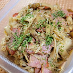 ヴェルの作ってみた!投稿(旨みたっぷり♪きのことベーコンお醤油マリネ)