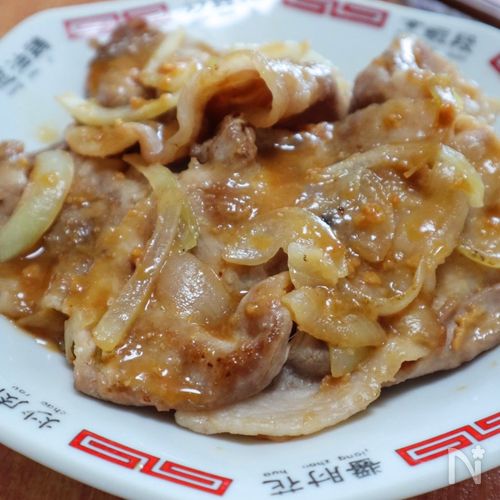 ガツンと旨い◎豚肉と玉ねぎの味噌にんにく炒め