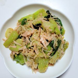 ふうかの作ってみた!投稿(ごまたっぷり【青梗菜ともやしハムの中華和え】)