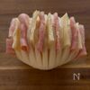 簡単・美味しい!パーティにも♪【新玉ハッセルバック】の工程2