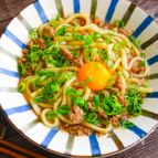 レンジで♪すき焼き風そぼろうどん【作業時間はわずか2分！】
