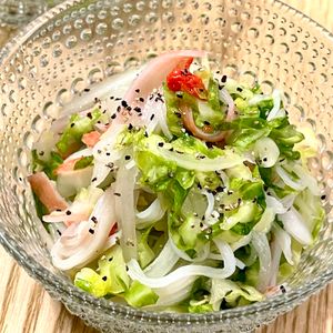 michuの作ってみた!投稿(新玉ねぎと春キャベツとかにかまのマリネサラダ)