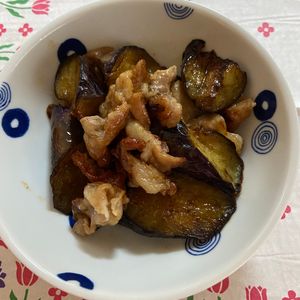 万福の作ってみた!投稿(【秋なすと豚バラのオイポン炒め】10分でパパっと簡単秋おかず)
