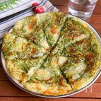 混ぜて焼くだけ♪秒で食べちゃうやつ「青のりじゃが餅ガレット」