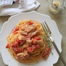 チキンのトマト煮込みパスタ