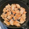 焼いてからめるだけ！ご飯がすすむ「コク旨とりマヨ」の工程2
